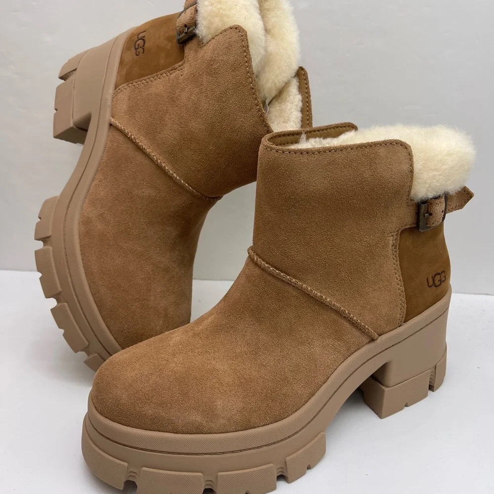 UGG Women's Tan Shearling
W BROOKLYN BUCKLE
CHESTNUT PLATFORM HIGH HEELS BOOTS - Picture 15 of 16